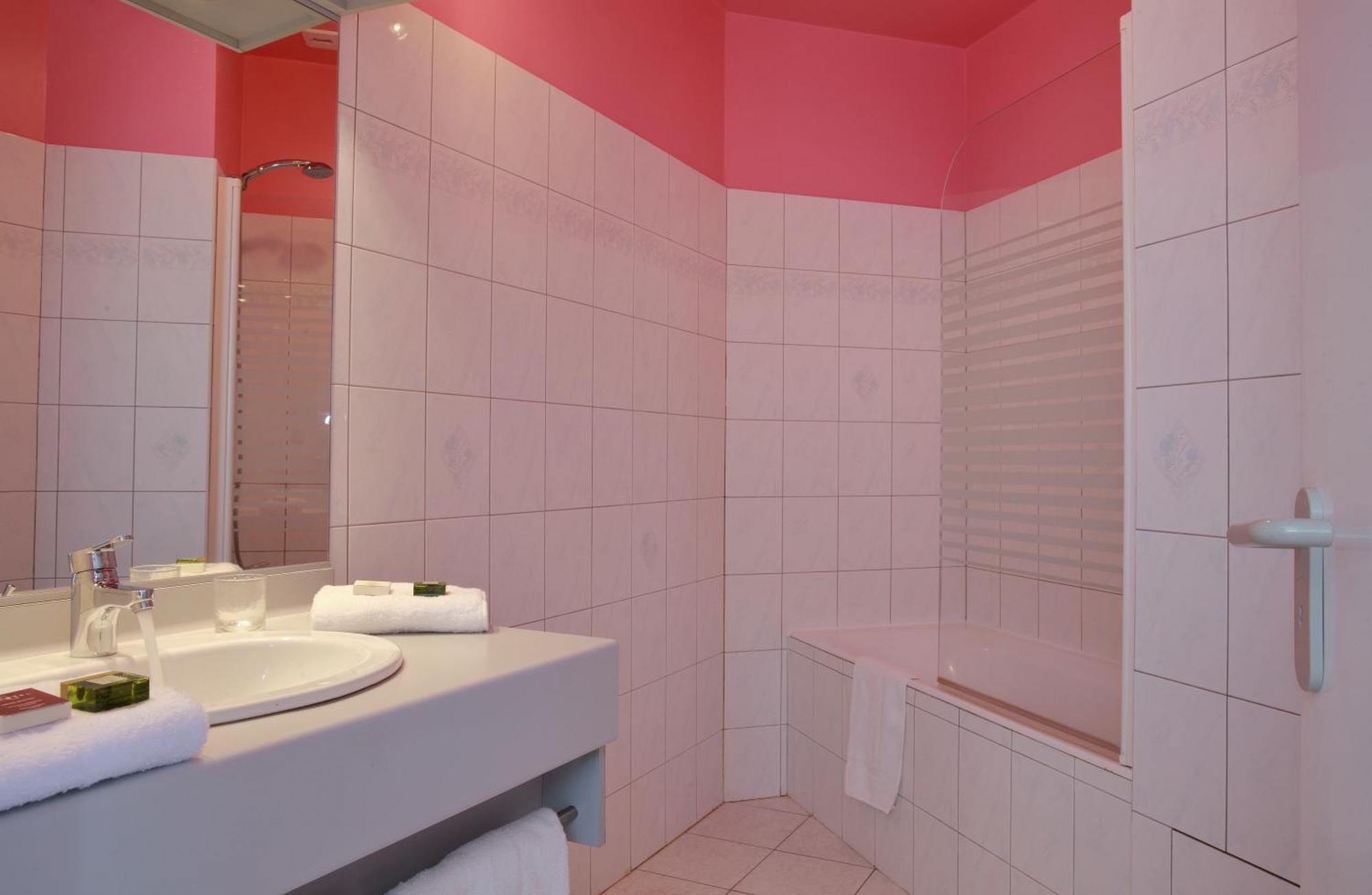 Sure Hotel By Best Western Saint-Quentin Ouest Holnon Eksteriør bilde